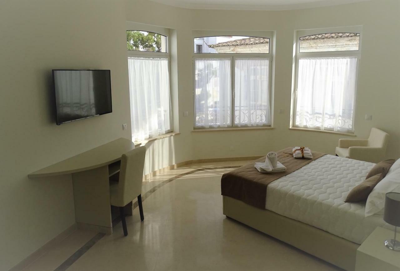 Bowen, Luxury Suites Лагос Екстериор снимка